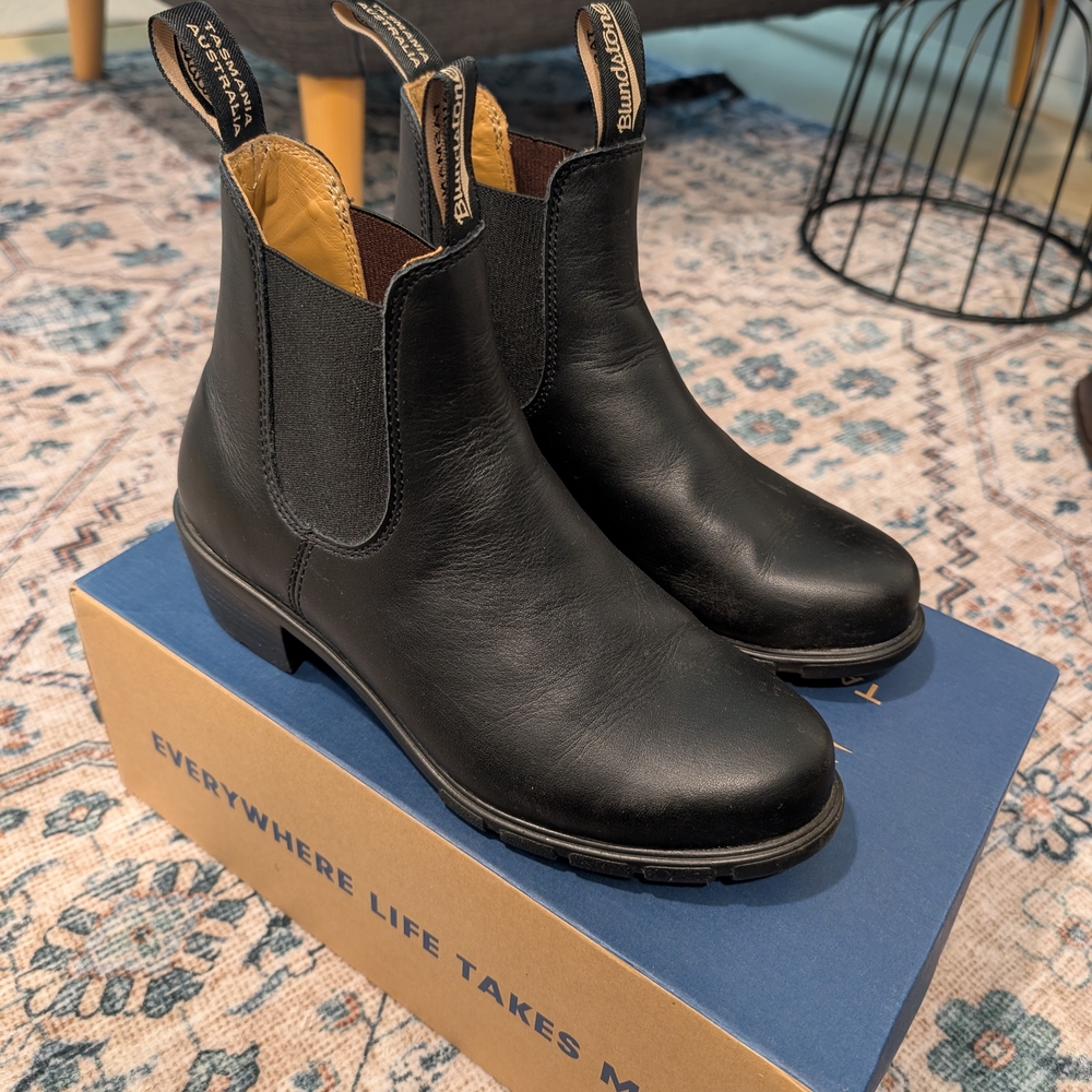Blundstone Classic Black Leather Boots